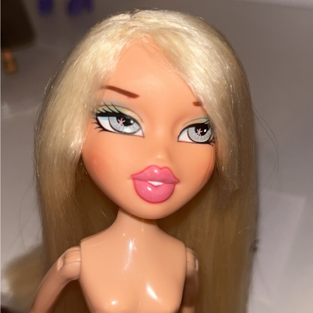 HTF Bratz Ice Hockey Cloe